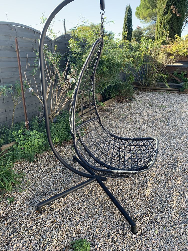 � vendre 70 Carc�s (83)