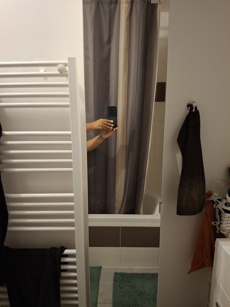 Vends armoire � pharmacie ikea blanche porte miroir. 30 S�r�zin-du-Rh�ne (69)