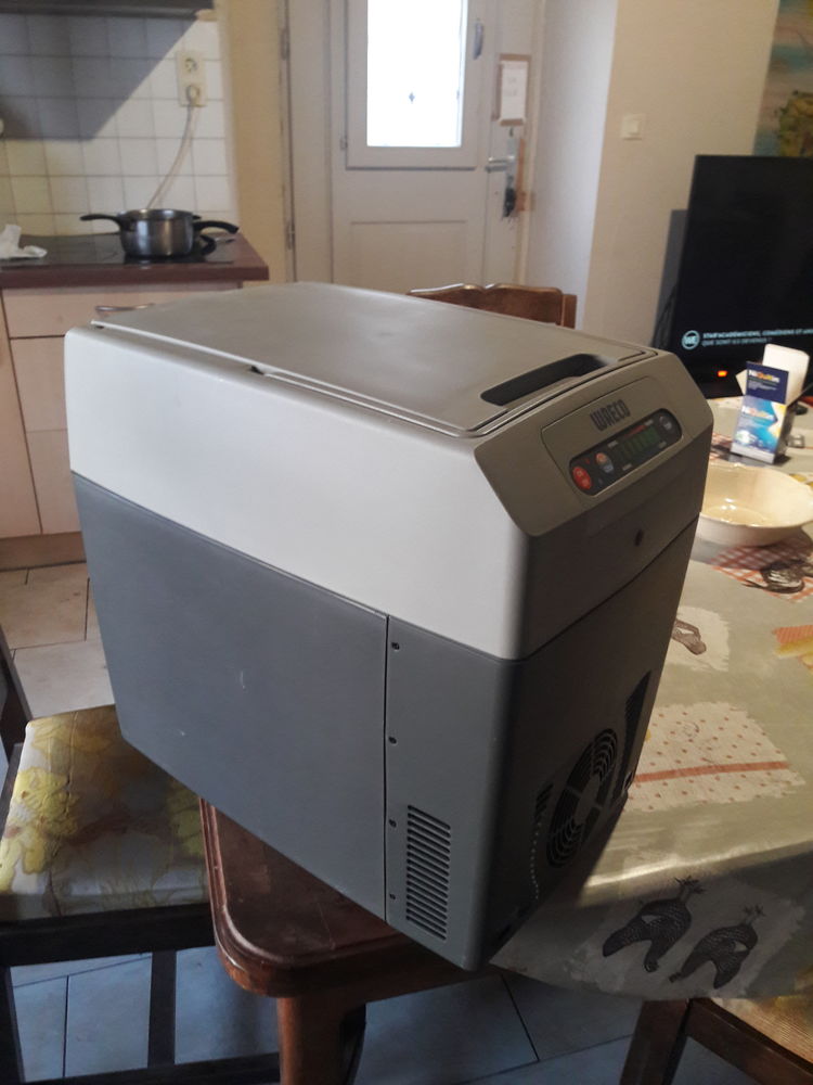Vends glaciaire �lectrique 12 volt 220 volts 150 Mi�lan (32)