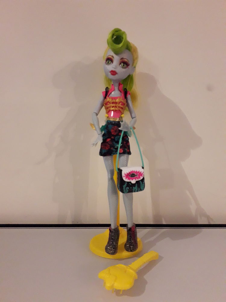 Vends poup�e Monster High 8 Grosbreuil (85)