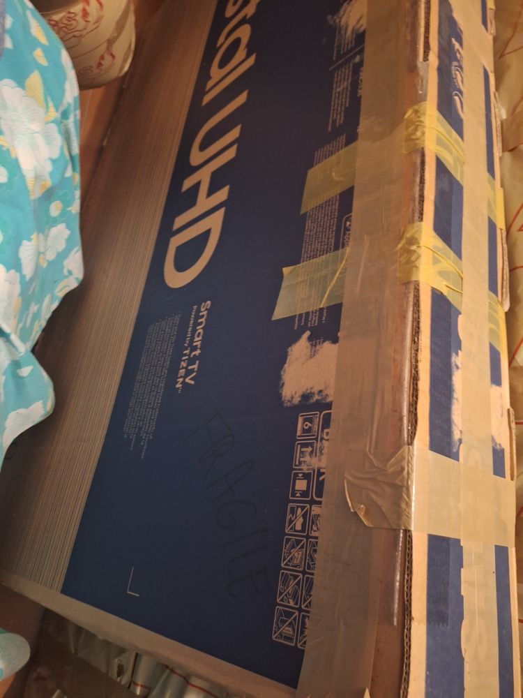 Vends TV Led samsung ue50tu7125 250 Le Marigot (97)