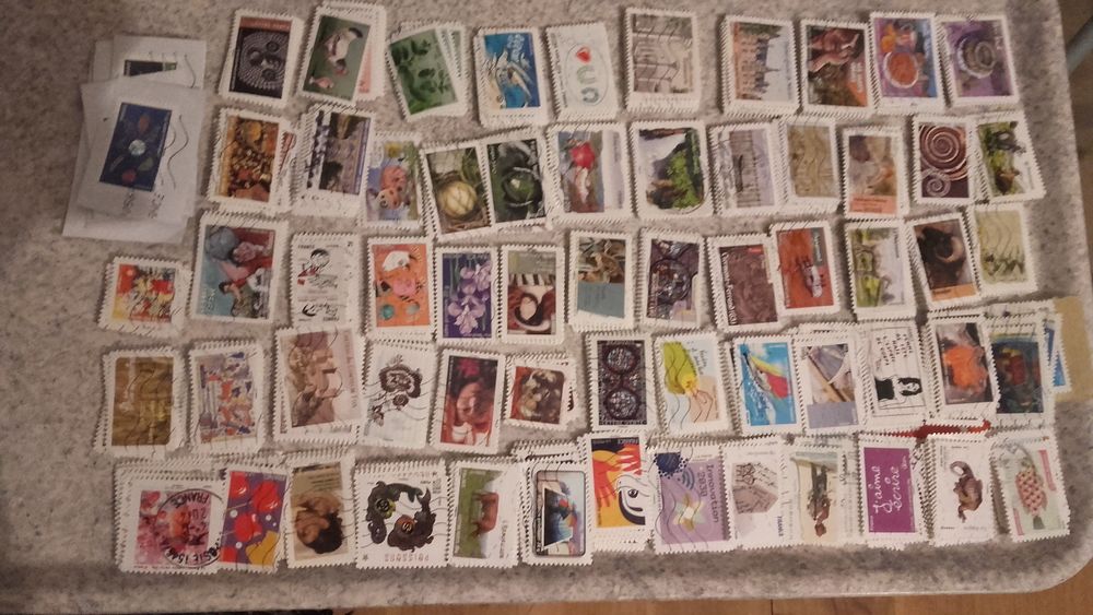 Vends 62 s�ries de timbres auto-adh�sifs fran�ais
45 Domats (89)