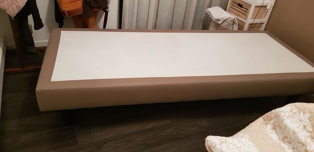 vends sommier tapissier 30 Mandelieu-la-Napoule (06)