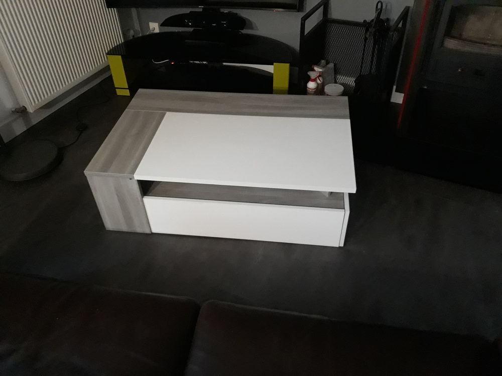 Vends table de salon. 110 Pont-sur-l'Ognon (70)