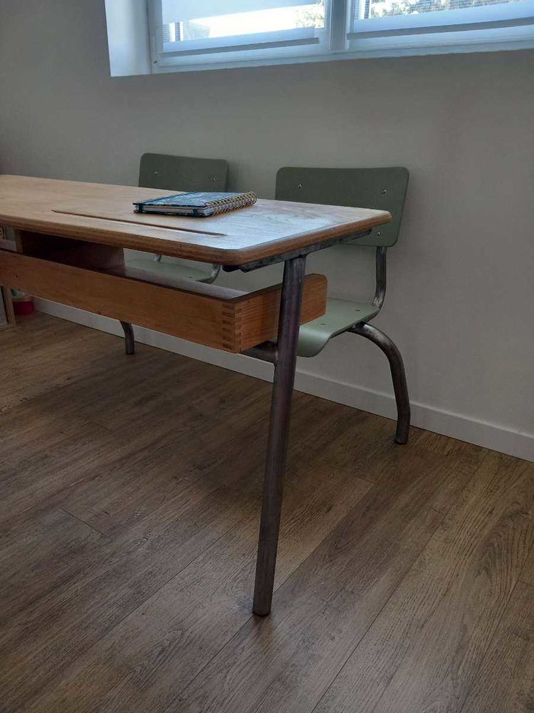 Vendu : table d'�colier/ pupitre 150 Itancourt (02)