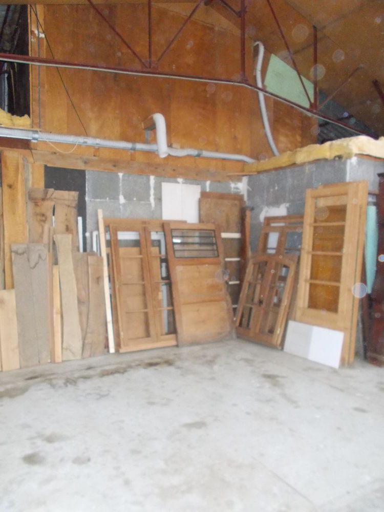 Venez voir ces quelques portes et fen�tres rescap�es. 150 Pavie (32)