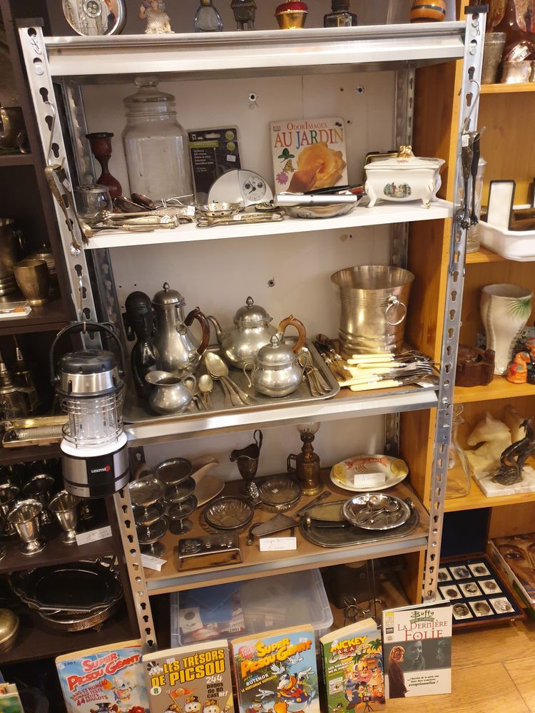 
Vent articles de brocante et bijoux
0608711505 0 Millau (12)