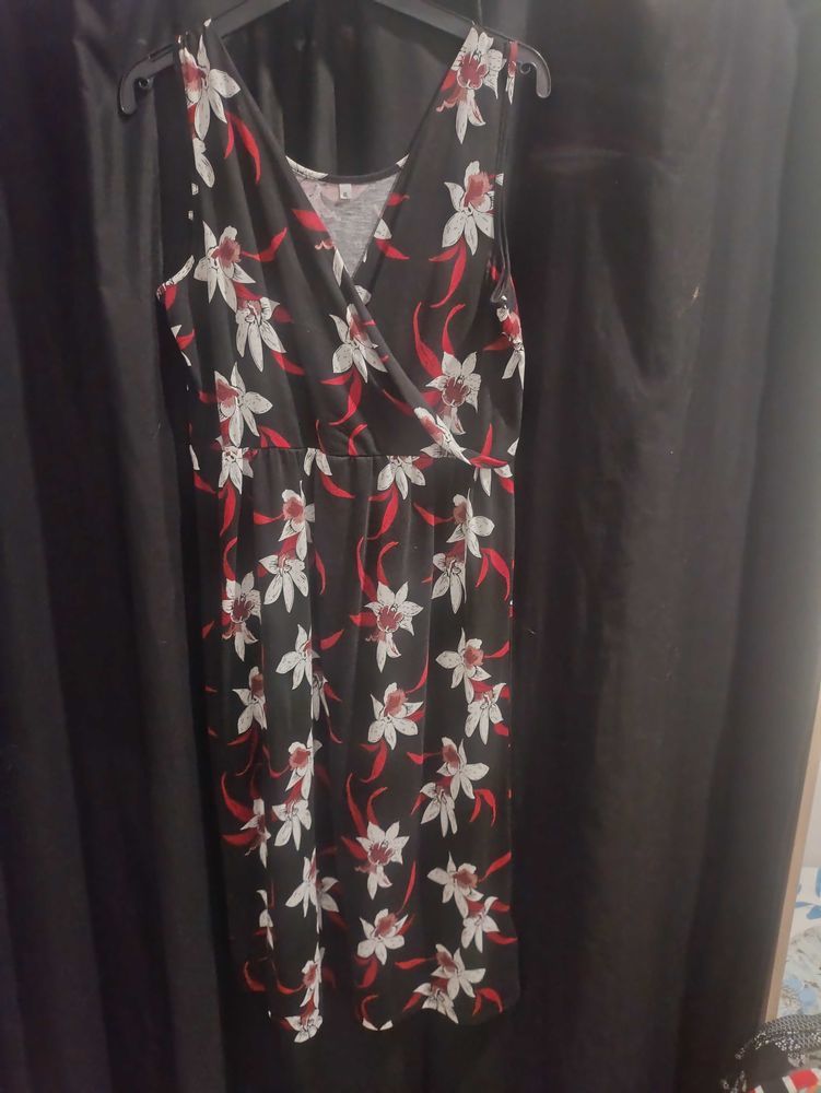 vent deux gros sac de v�tements robes.pijama chaussures 50 Nice (06)