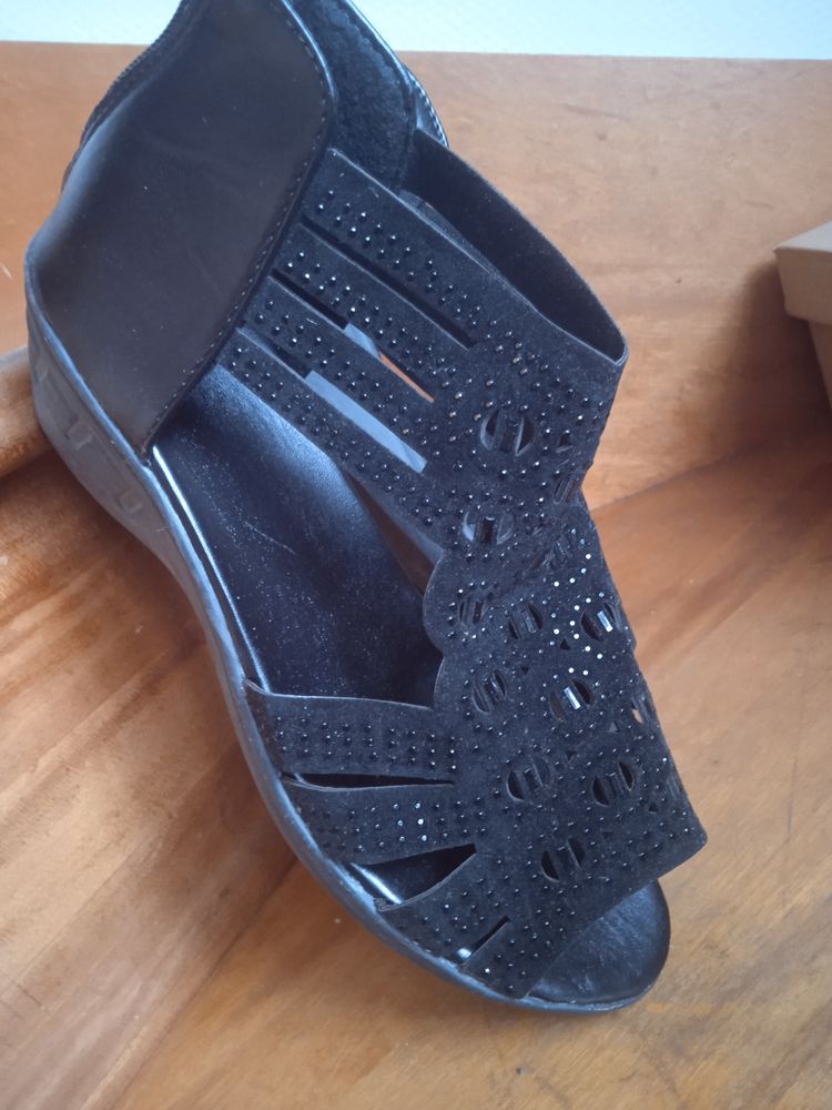 vent doudoune taille XL plus chaussure neuve 20 Vire (14)