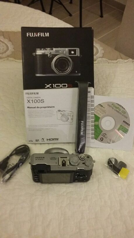VENTE  FUJIFILM X100 SILVER -ETAT-NEUF- 0 Jonqui�res-Saint-Vincent (30)