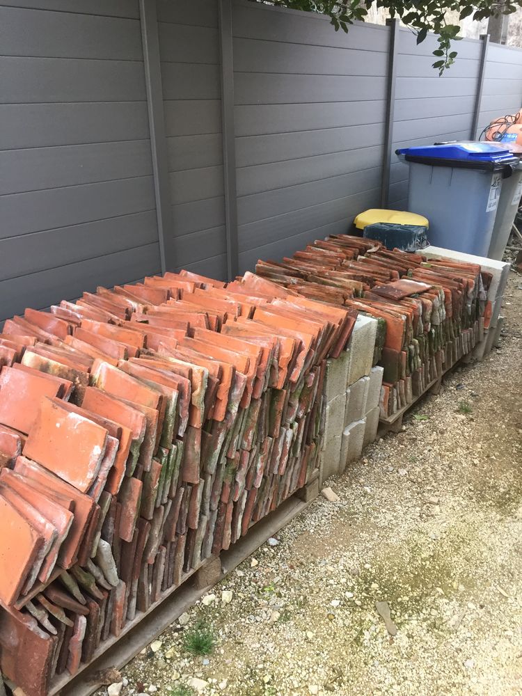 Vente de tuiles 
0 Beaufort (39)