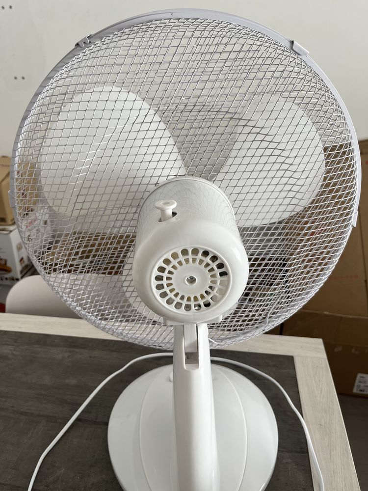 Ventilateur blanc  de table 10 Le Mans (72)