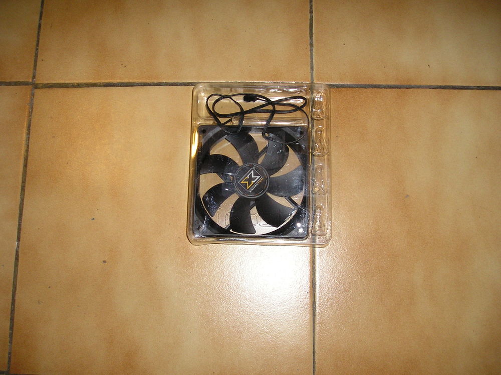 ventilateur de boitier XIGMATEK   12 cm x 12 cm - 1202512L 10 Sept�mes-les-Vallons (13)
