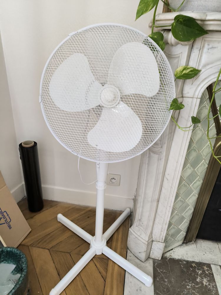 Ventilateur sur pied Monoprix 25 Paris 11 (75)