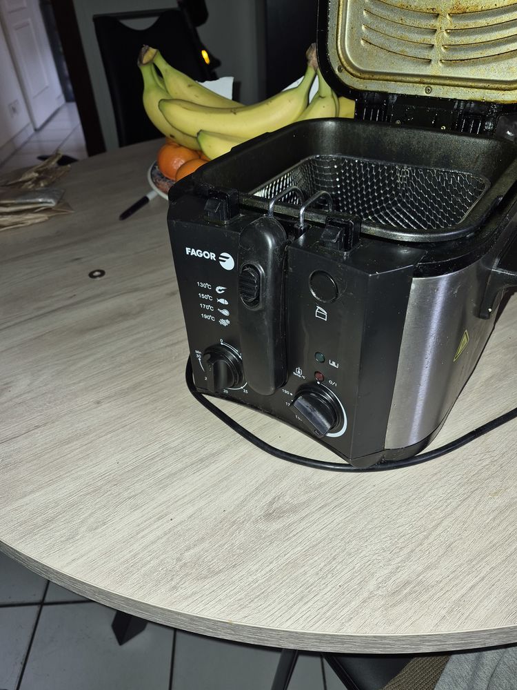 VENTRE FRITEUSE EN BON ETAT MARQUE FAGOR 40 Vernaison (69)