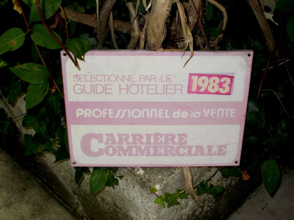 v�ritable pub h�tel restaurant m�tal 1983 35 Monflanquin (47)