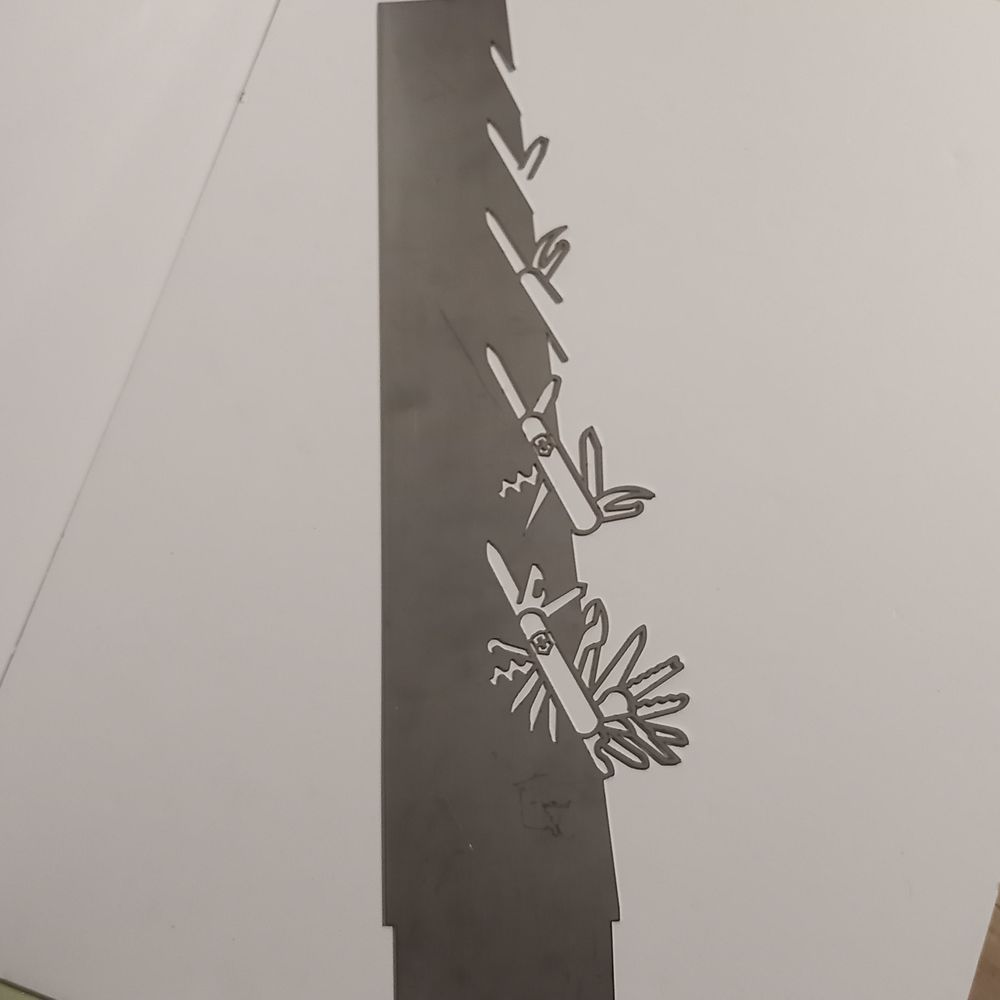 V�ritable Plaque de publicit� VICTORINOX en acier au carbone 35 Saumur (49)