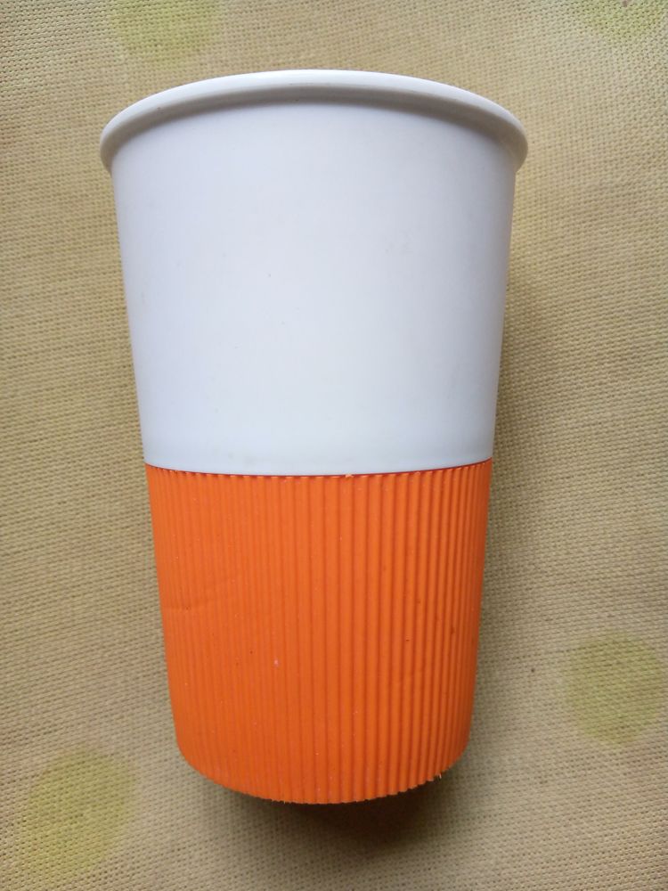 verre avec collerette de pr�hension 5 Beauchamp (95)