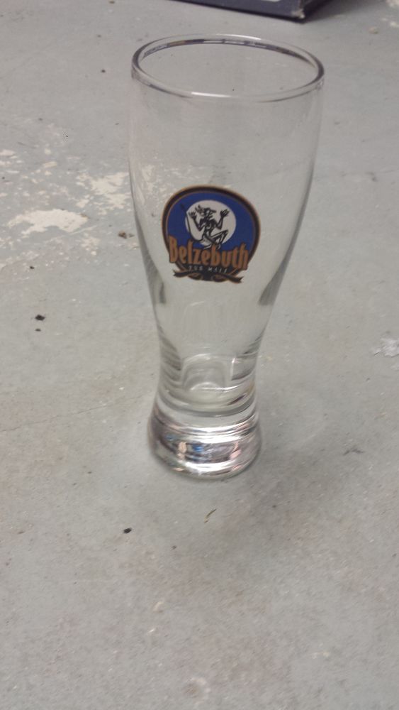 un verre � bi�re BELZEBUTH collectionneur ou autre 0 M�rignies (59)