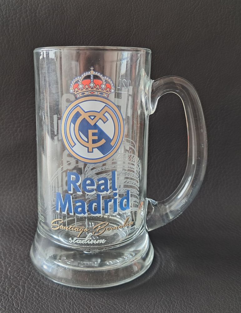 verre � bi�re bock 20 cl Real Madrid avec dessin du stade 8 Carnon Plage (34)