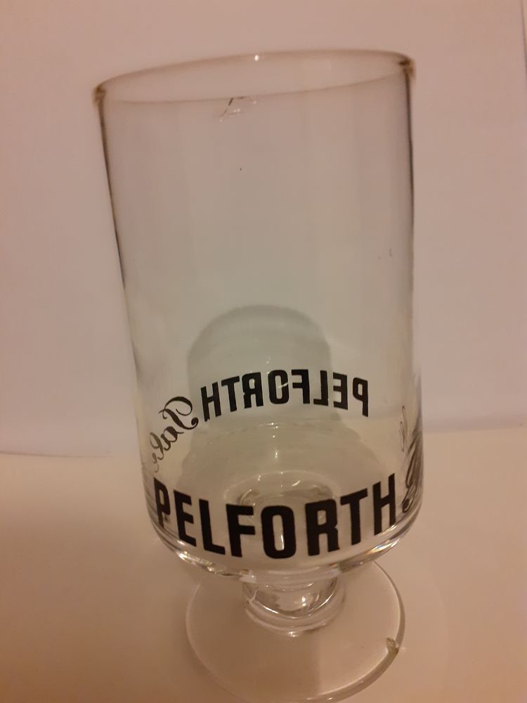 Un verre � bi�re  Pelforth Sale 2 Lamotte-Beuvron (41)