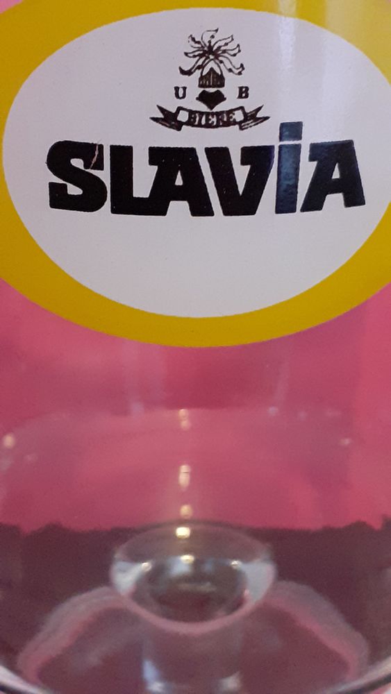 Un  verre � bi�re  Slavia 4 Lamotte-Beuvron (41)