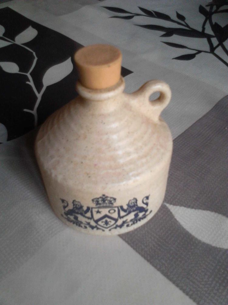 Pot en verre collection avon 8 Avermes (03)