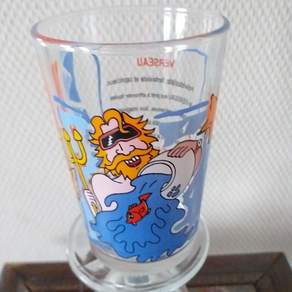 VERRE de collection, signes du zodiaque, horoscope : VERSEAU 4 Montauban (82)