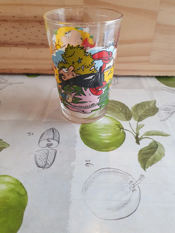 verre Schroumpf vintage 
made in france 5 Aubvillers (80)