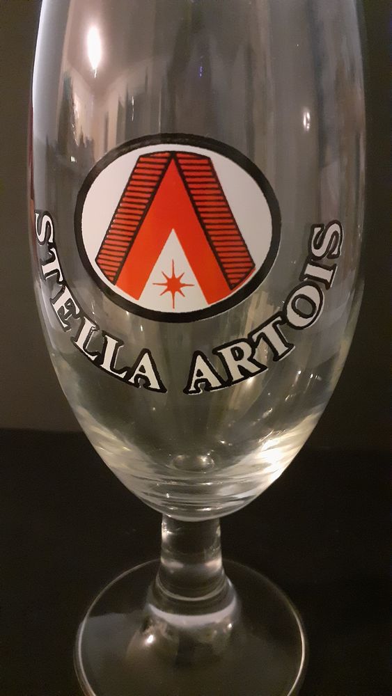 Un verre  Stella Artois 7 Lamotte-Beuvron (41)