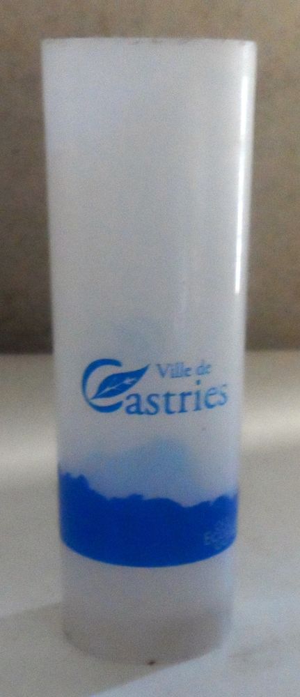 Verre tube en plastique ville de Castries en tr�s bon �tat
2 Castries (34)