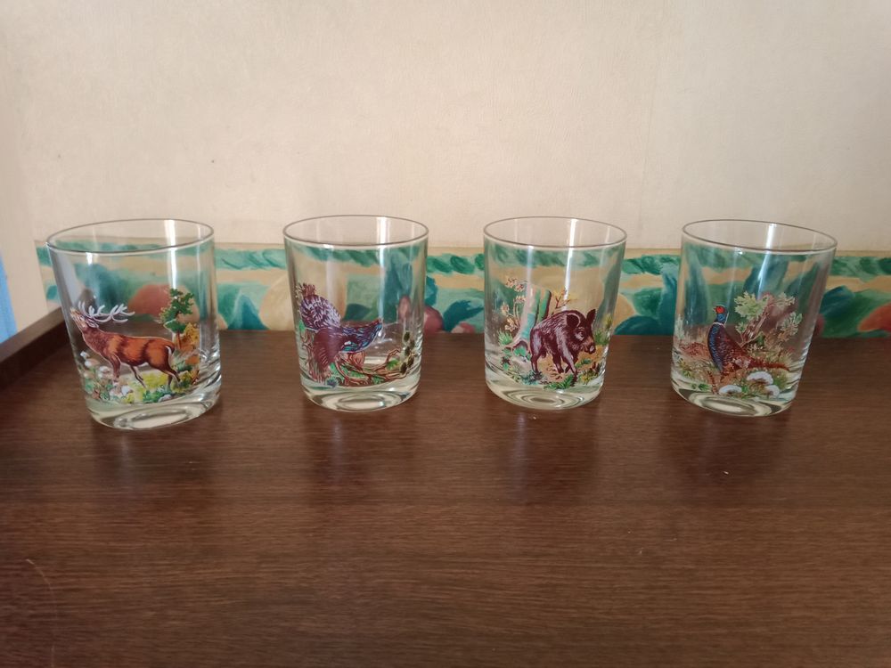 4 verres ap�ritifs chasse / gibier 15 Oroux (79)