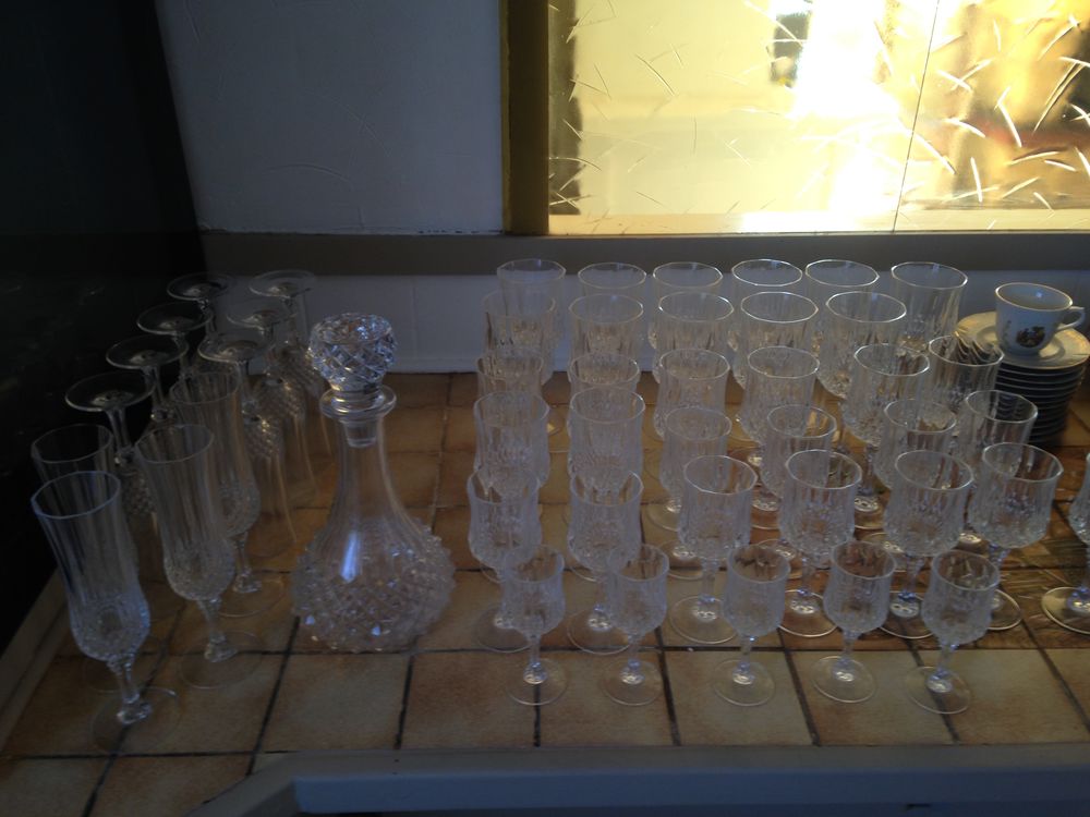 lot de verres et assiettes 40 Ch�tillon-sur-Chalaronne (01)