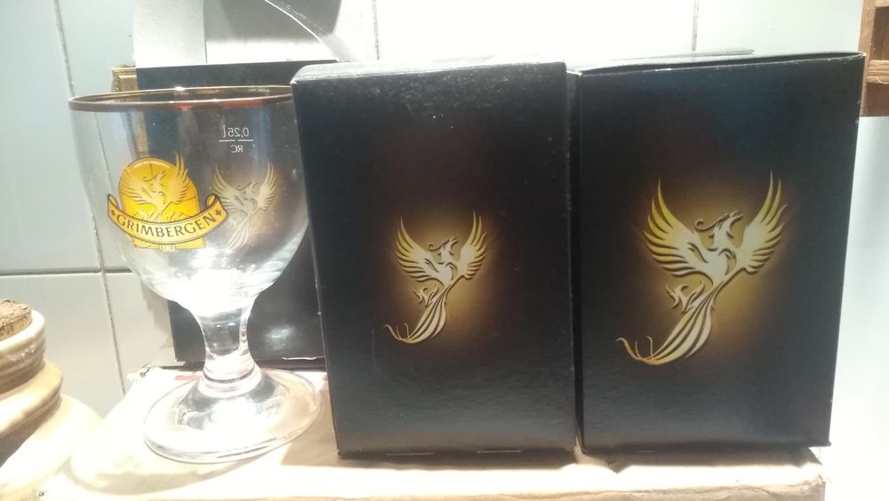 5 verres � bi�re Grimbergen neufs
2 Roquefort-les-Pins (06)