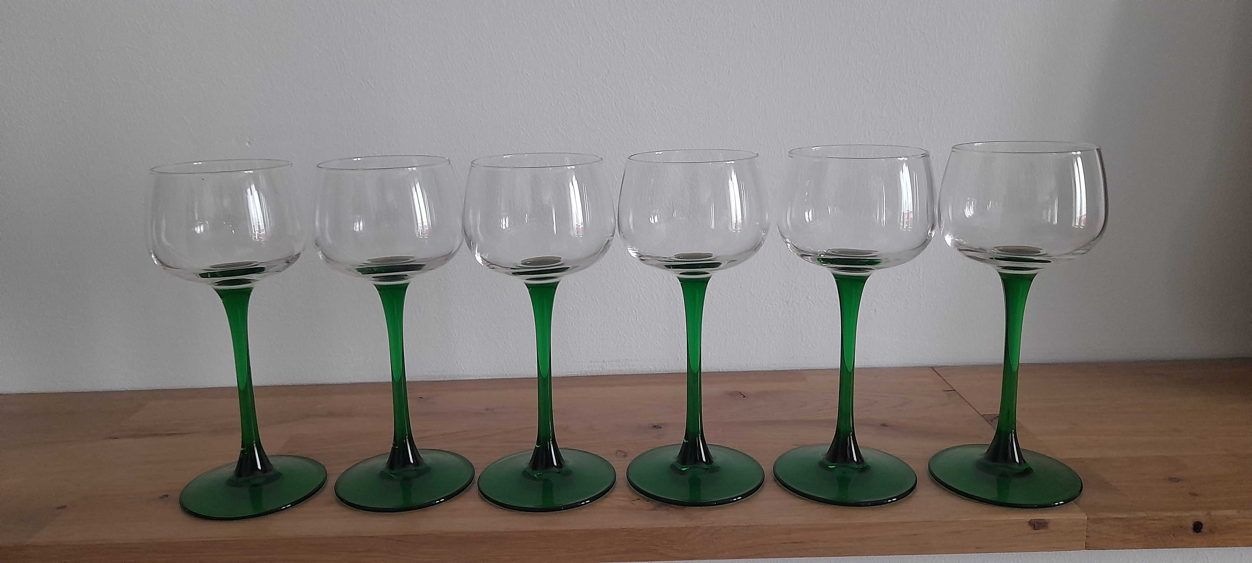 verres �  vin blanc d'Alsace 4 Charleville-M�zi�res (08)