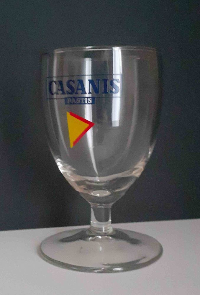 Verres Casanis Pastis originaux ? verres � pied 10 Beaucaire (30)