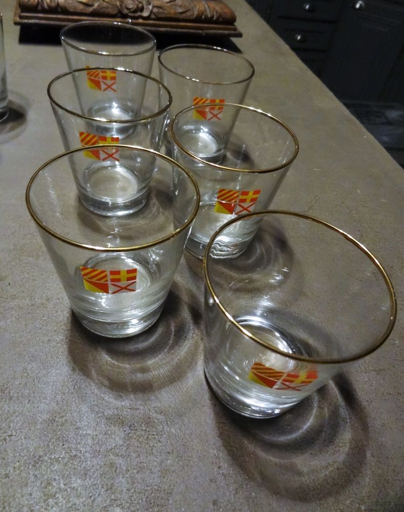 6 verres de collection MOBIL ann�es 70, mod�le Drapeaux, n�1 6 Rosay-sur-Lieure (27)