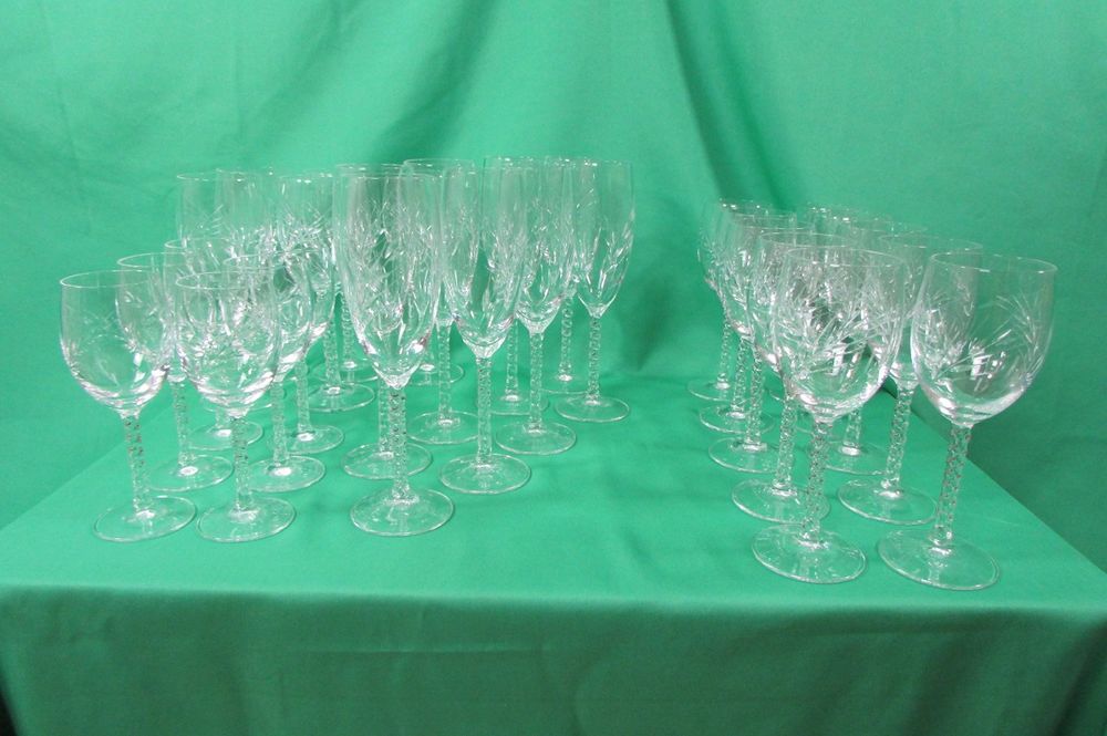 29 verres , cristal d'Arques, Modèle : Fleury épi 110 Paris 15 (75)