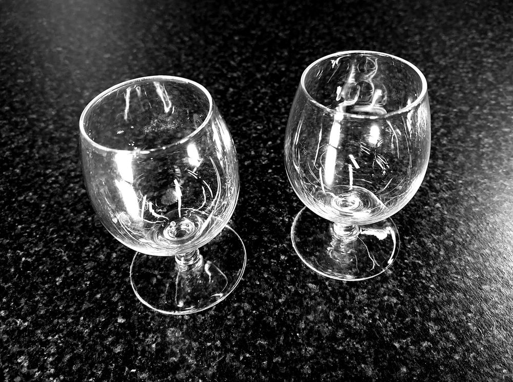 Lot de 2 verres � digestif forme ballon 2 Montigny-aux-Amognes (58)