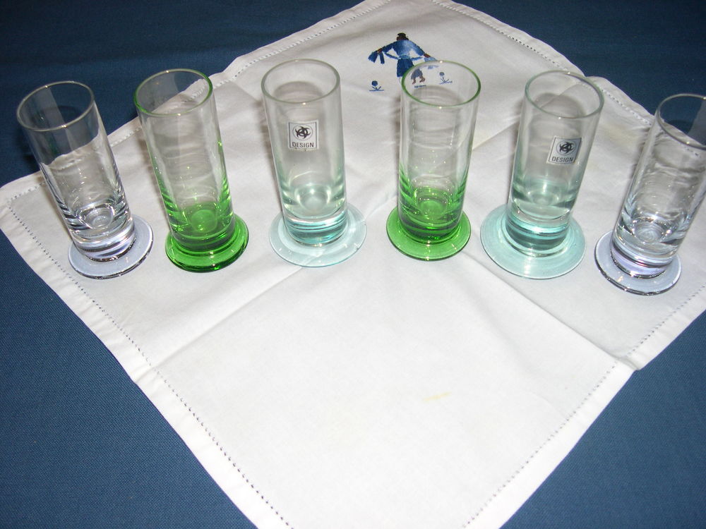 6 verres � liqueur bases color�es 12 Port-de-Lanne (40)