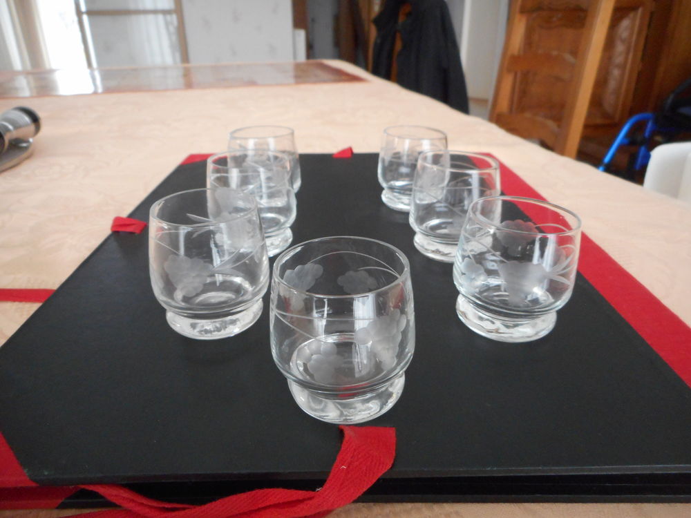 Verres � liqueur en verre grav� ann�e 30/40 15 Pau (64)