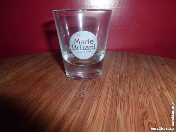 T33: 6 verres à MARIE BRIZARD Shooters 7 Vauréal (95)