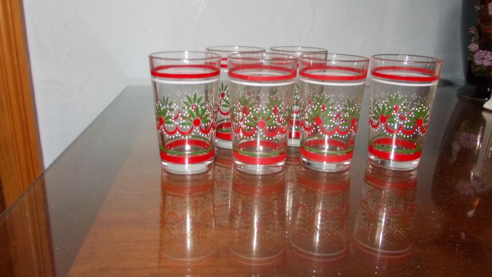 verres � th� motifs rouges 6 Thiais (94)