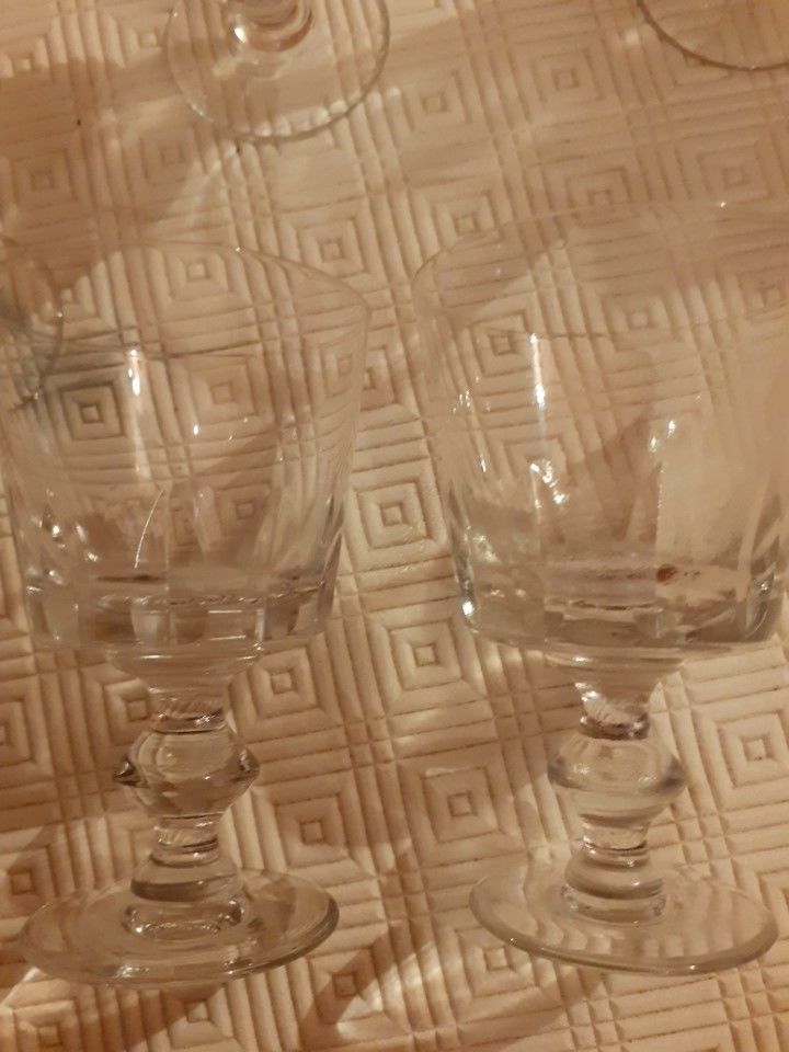8 verres � pied 13 Bezons (95)