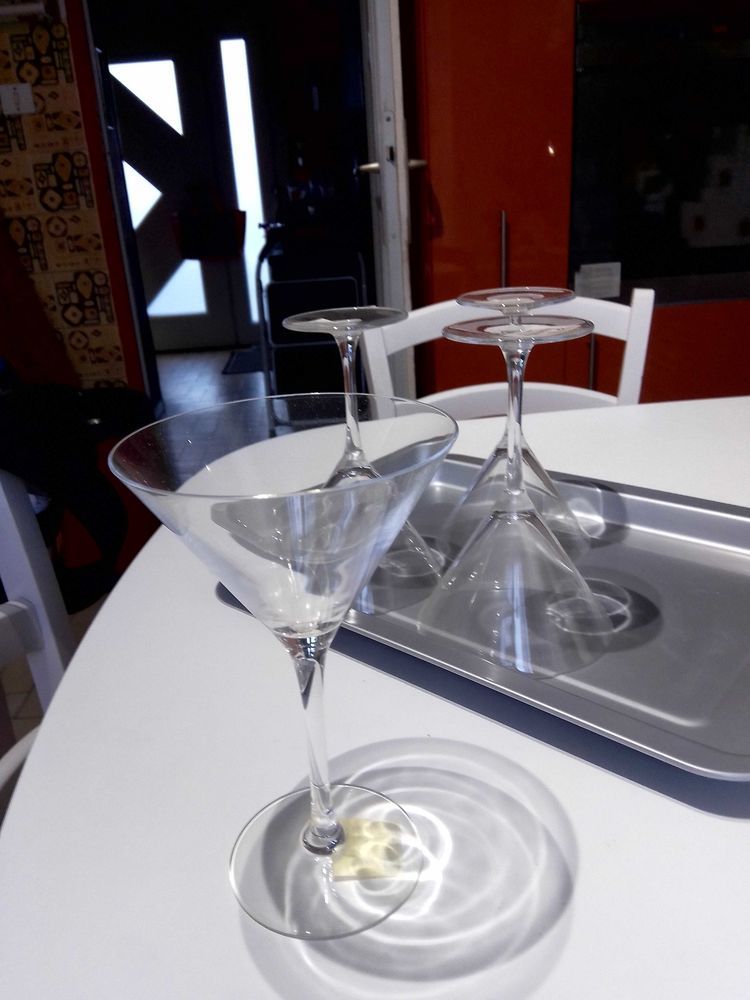 verres �    pied X 15 30 P�ronnas (01)