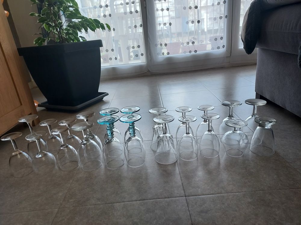 lot de 22 verres � pied/ 10� 10 Le Havre (76)