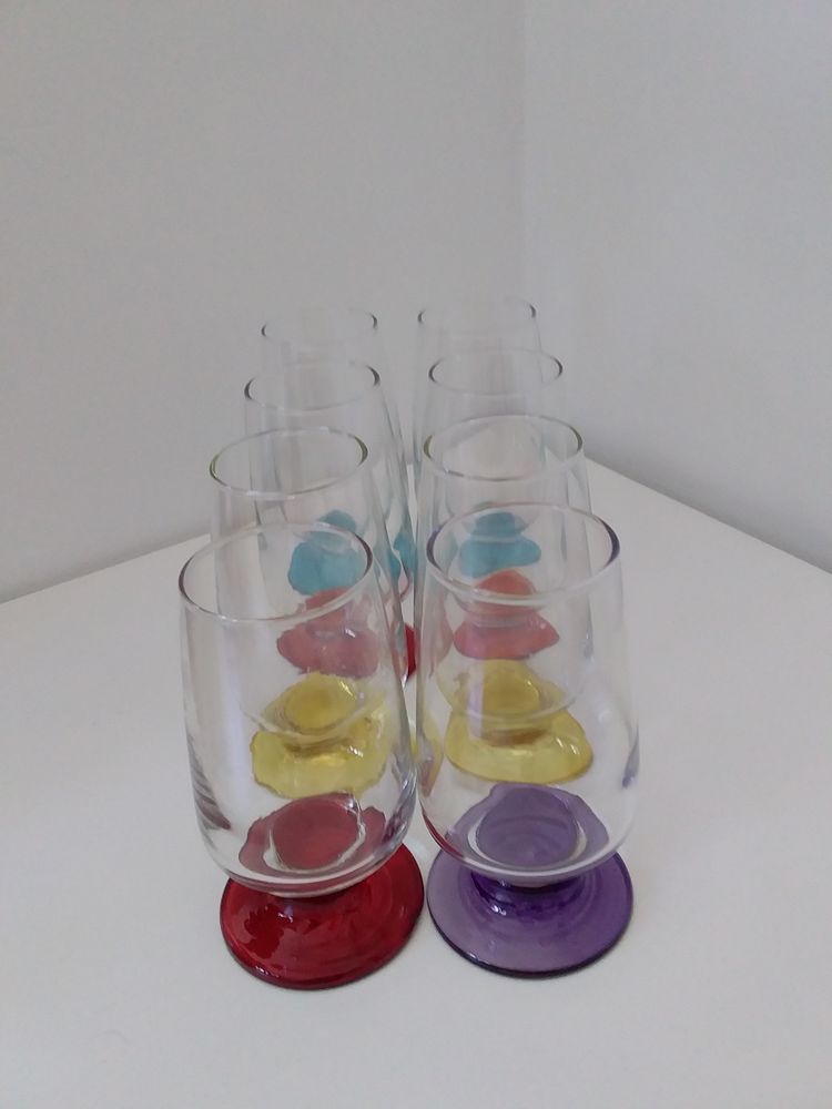 8 verres pieds couleur 15 Bruch (47)