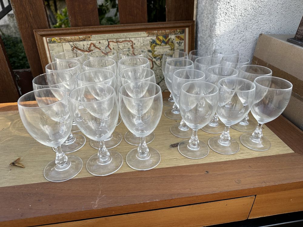 Verres � pieds LUMINARC - Service 24 pi�ces
30 V�lizy-Villacoublay (78)