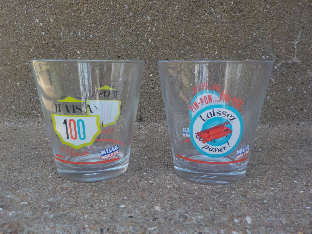 LOT DE 2 VERRES PUBLICITAIRES MILLE BORNES
2 Bubry (56)