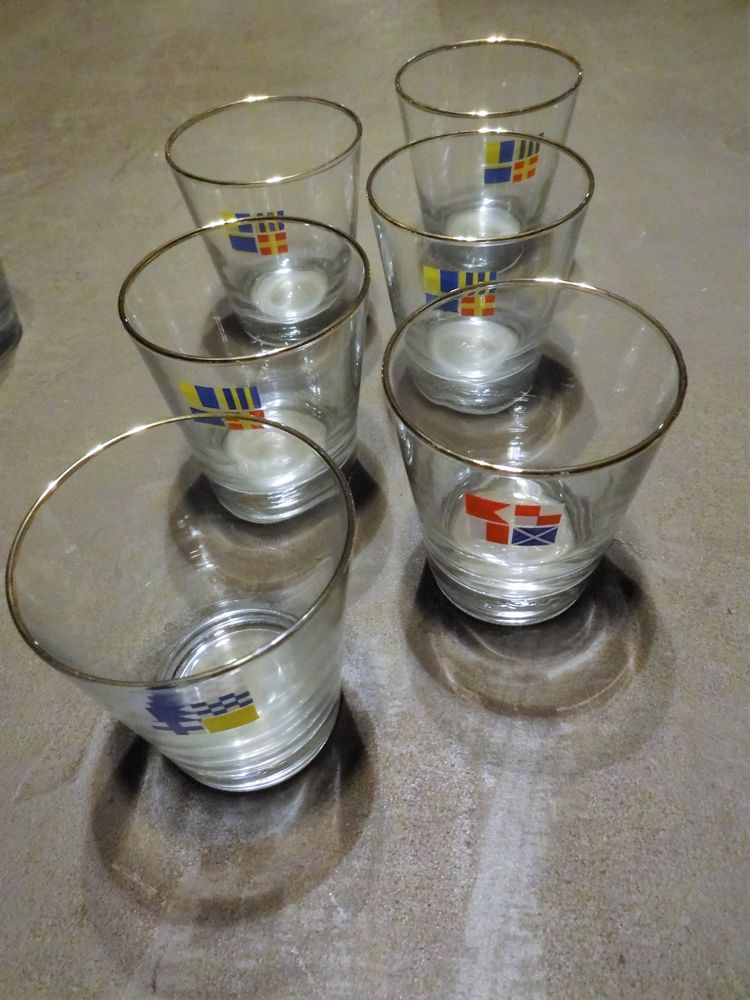 6 verres pubs MOBIL, pas tous avec m�me drapeaux
6 Rosay-sur-Lieure (27)